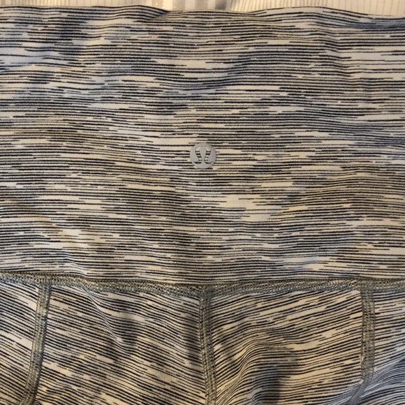 Wunder Under Scalloped Tights - Picture 4 of 4